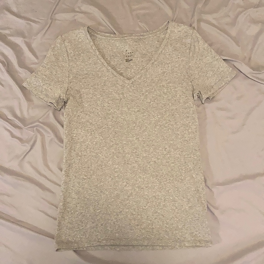 V neck tee